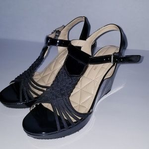 Adrian Vittadini Black Patent Wedge Heel Woven Upp